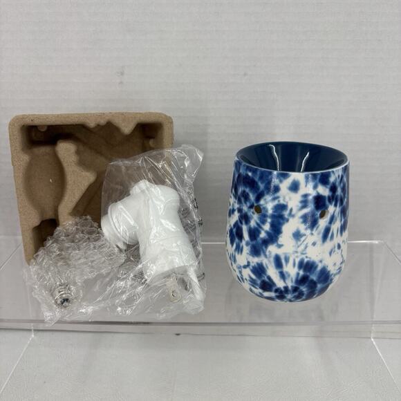 Scentsy Blue Tie Dye Wall Plug Mini Wax Warmer Night Light Home Fragrance - Picture 7 of 12